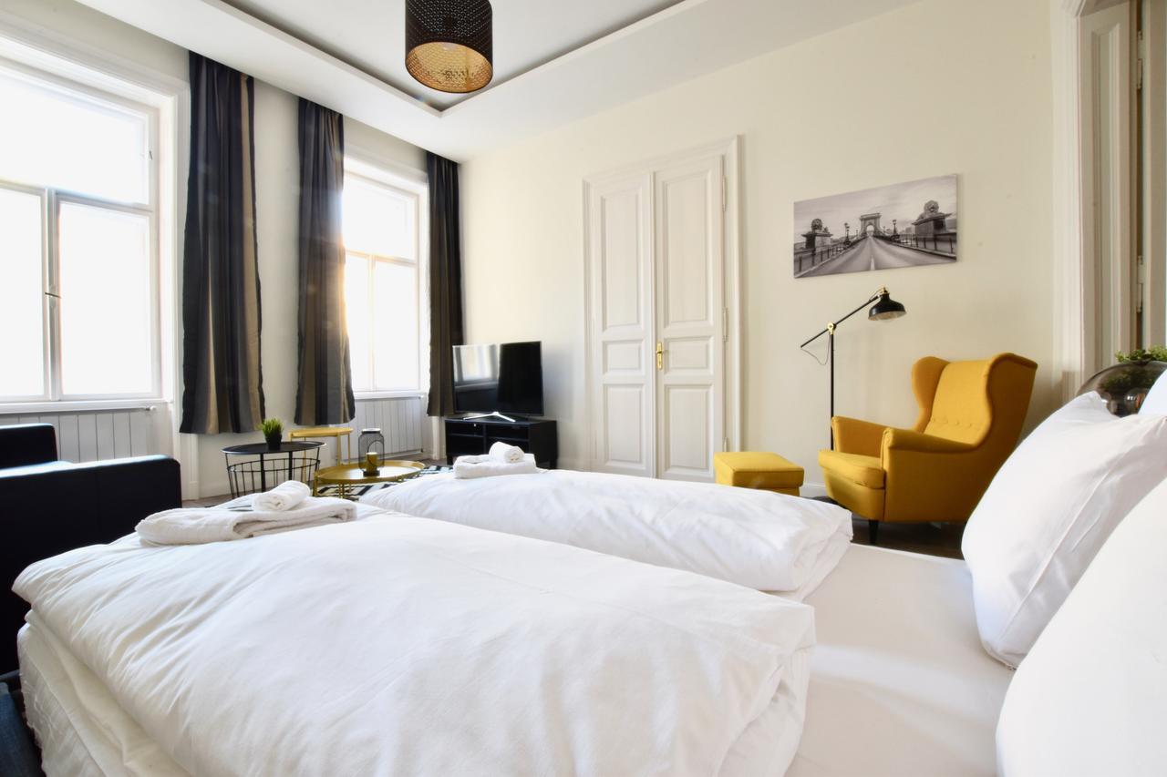 Standard By Hi5 - Dessewffy 39 * Budapest