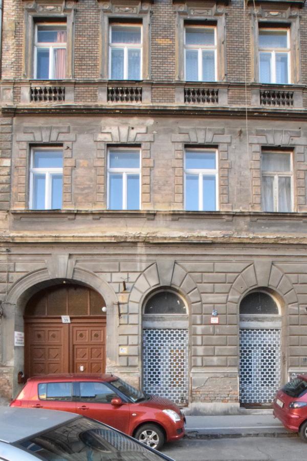 Standard By Hi5 - Dessewffy 39 Budapešť